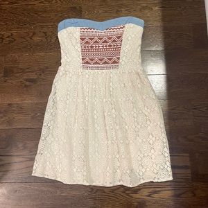 Lace strapless dress size medium